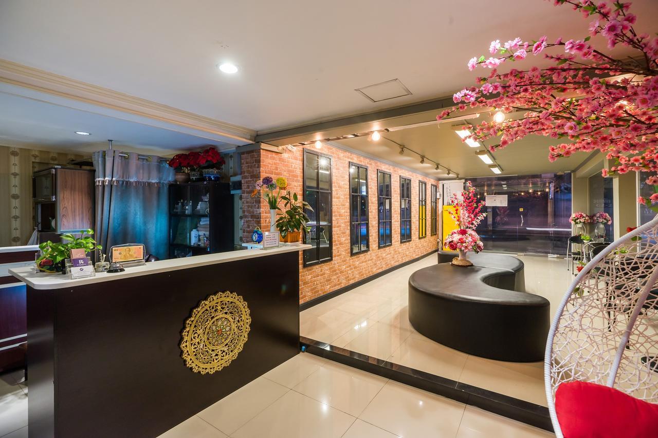 The Corner Ratchada Hotel Bangkok Luaran gambar